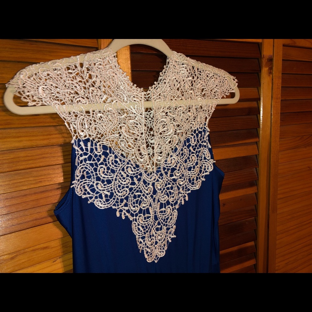 Dress - Picture 3 of 3